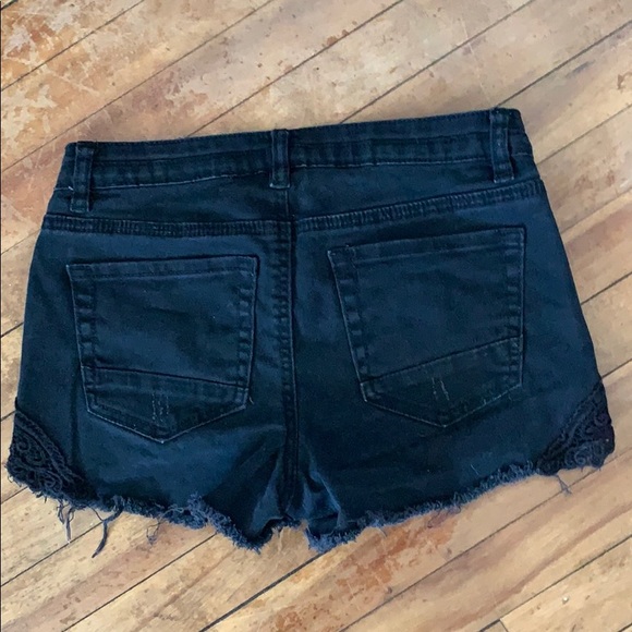 Cute denim lace shorts - Picture 3 of 3